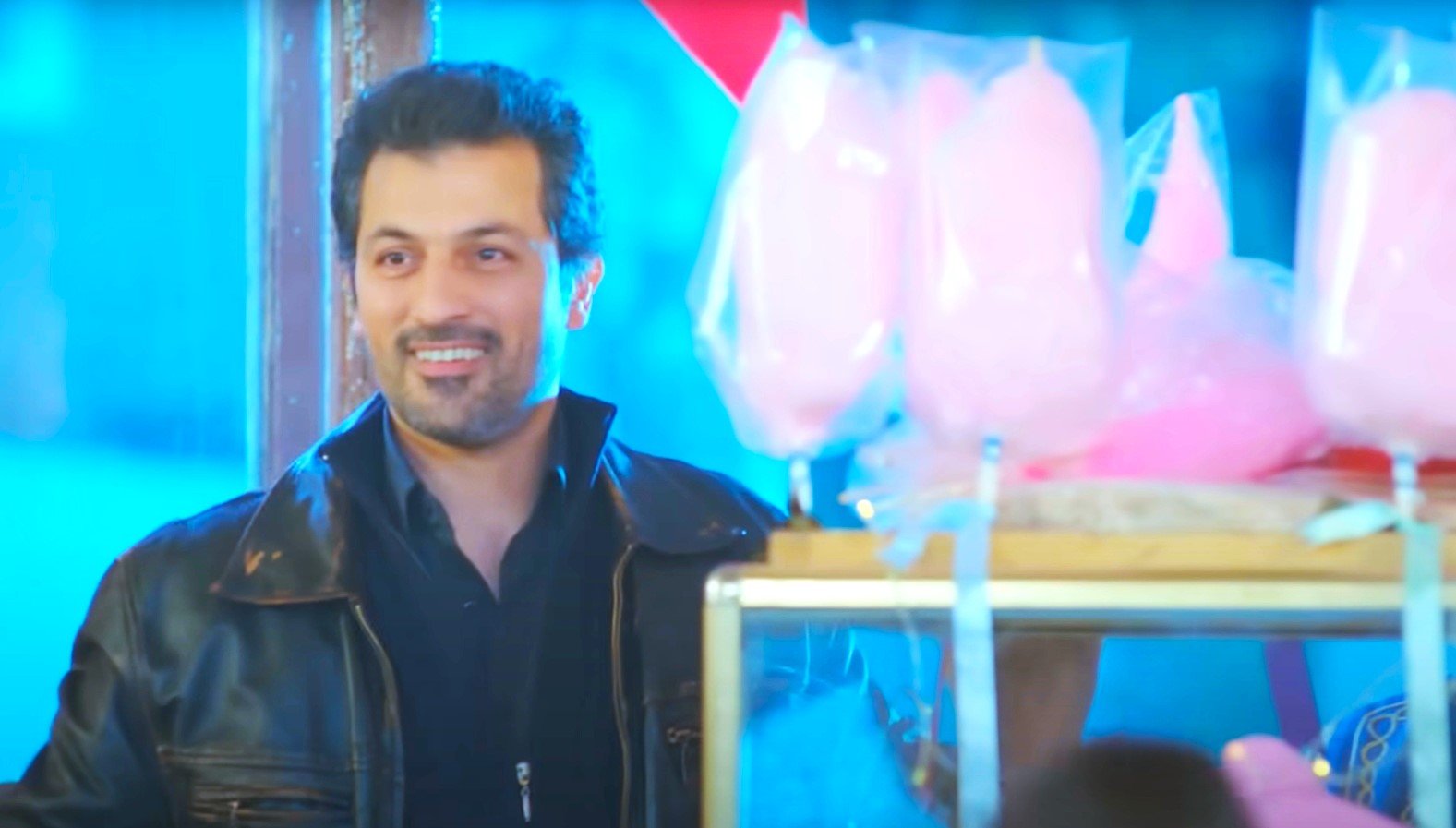 Enver scopre la verità su Şirin, Bahar riceve il telefono di Sarp, La forza di una donna - riassunto puntata 7